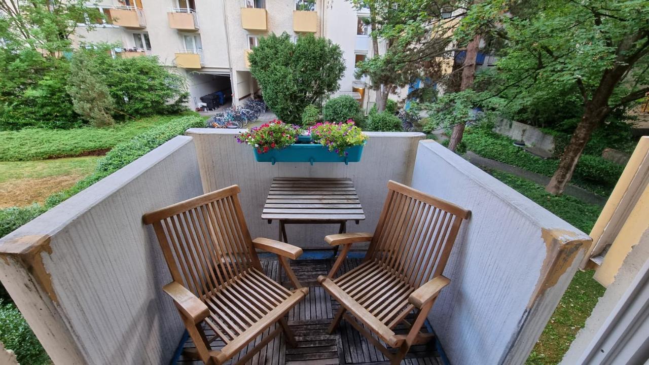 Schwabing Studio With Garden Views Munchen Bagian luar foto